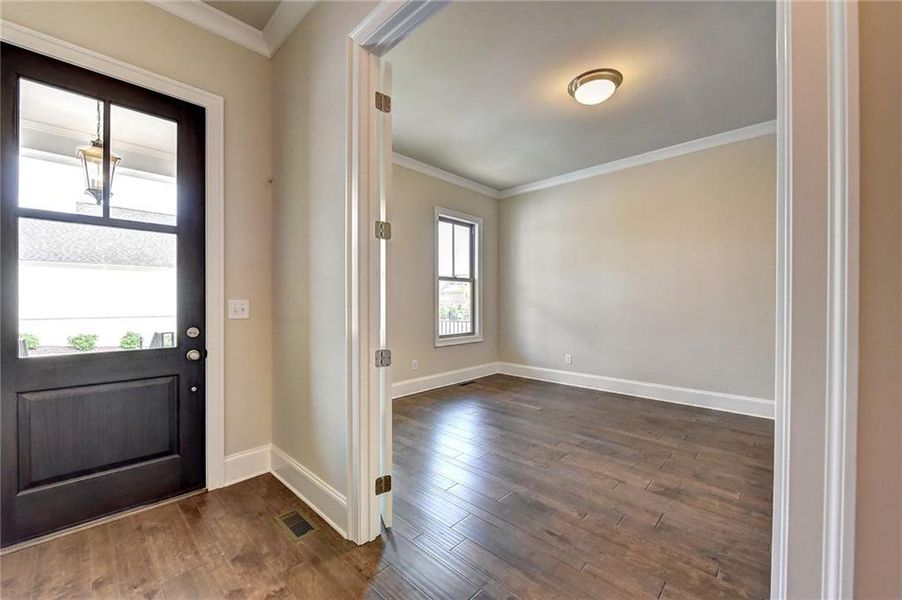 Spacious, unfurnished interior of a new home in Bellmoore Park, Duluth (Image 24).