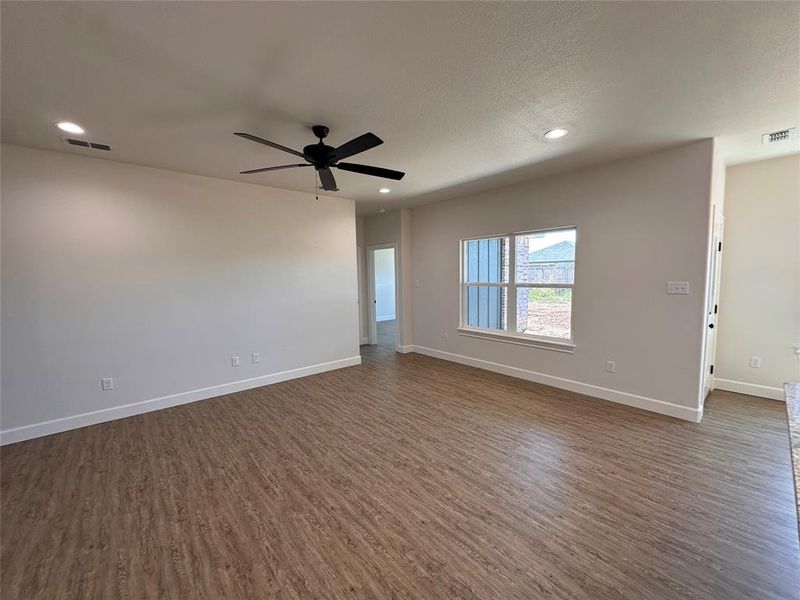 Spacious, unfurnished interior of a new home in , Abilene (Image 11).