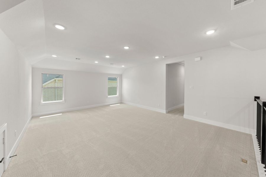 Spacious, unfurnished interior of a new home in Union Park, Little Elm (Image 20).
