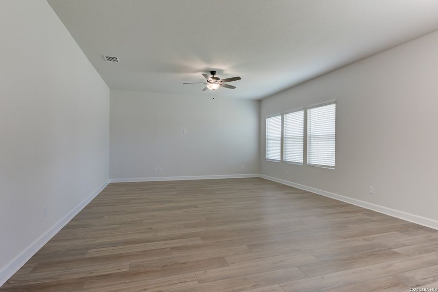 Spacious, unfurnished interior of a new home in Saddlebrook Ranch, Schertz (Image 19).