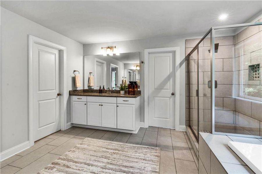 Furnished interior view inside a new home in The Estates at Hurricane Pointe, Douglasville (Image 17). Furnished interior view inside a new home in The Estates at Hurricane Pointe, Douglasville (Image 17).