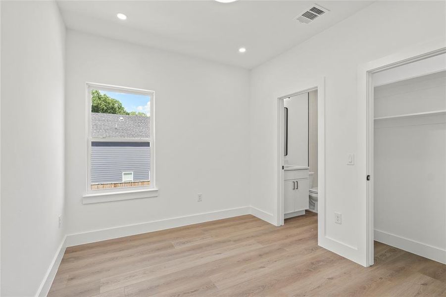 Spacious, unfurnished interior of a new home in , Dallas (Image 15). Spacious, unfurnished interior of a new home in , Dallas (Image 15).
