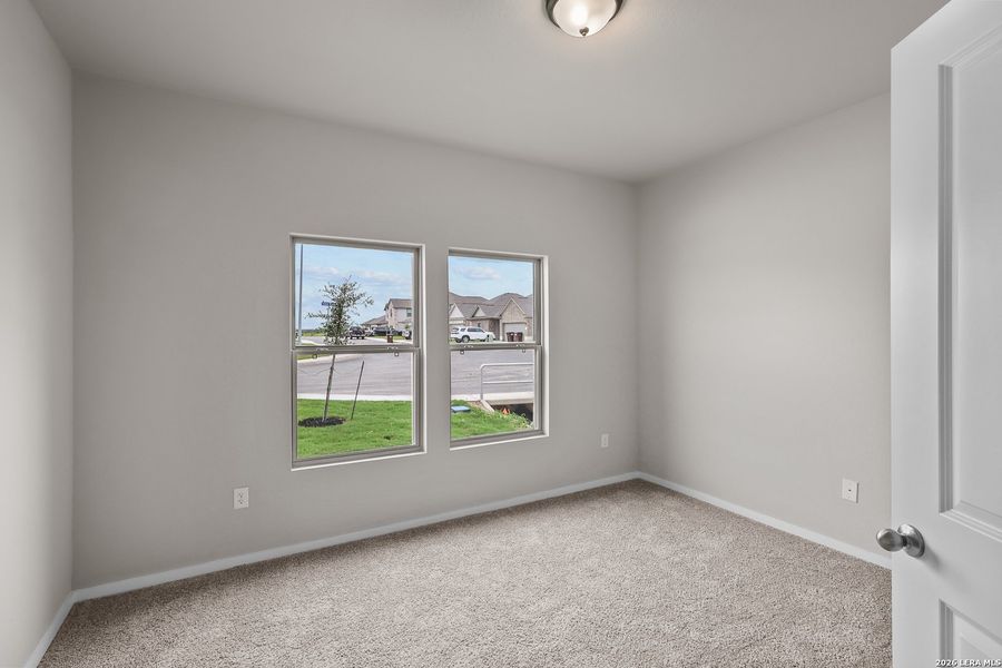 Spacious, unfurnished interior of a new home in Summerlin, San Antonio (Image 17).