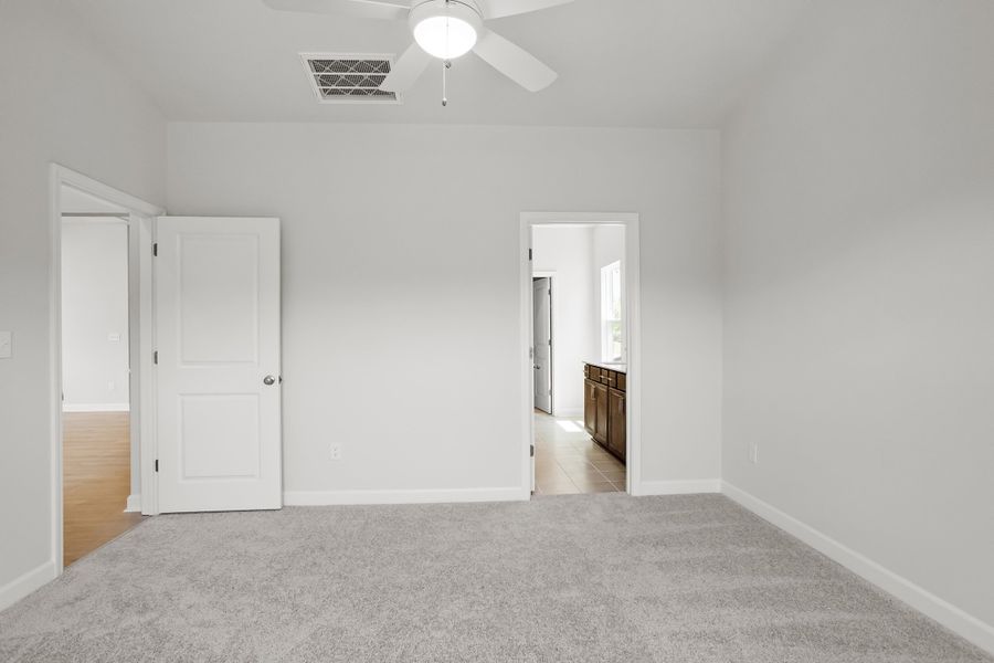 Spacious, unfurnished interior of a new home in Ovation at Sweetbrier, Durham (Image 21). Spacious, unfurnished interior of a new home in Ovation at Sweetbrier, Durham (Image 21).