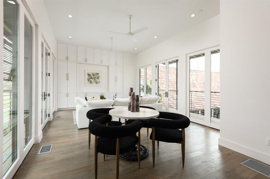 Furnished interior view inside a new home in , Dallas (Image 31).