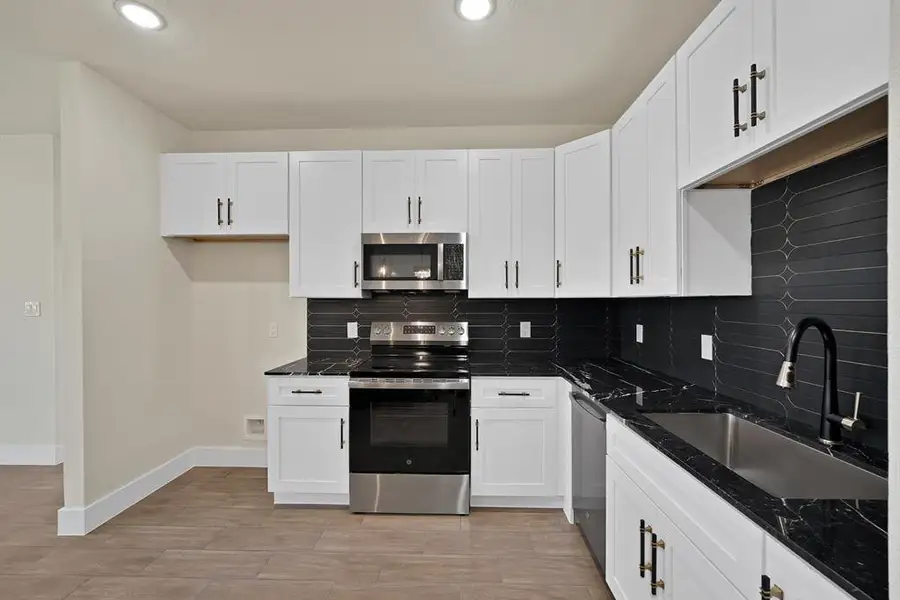 Furnished interior view inside a new home in , Granbury (Image 5). Furnished interior view inside a new home in , Granbury (Image 5).