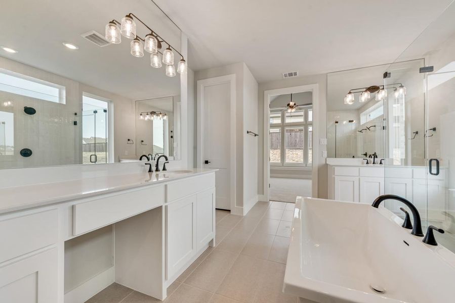 Furnished interior view inside a new home in Somerset Park, Rockwall (Image 15).