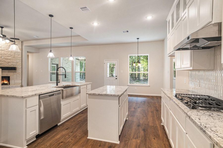 Furnished interior view inside a new home in Encino Estates, Dayton (Image 7).