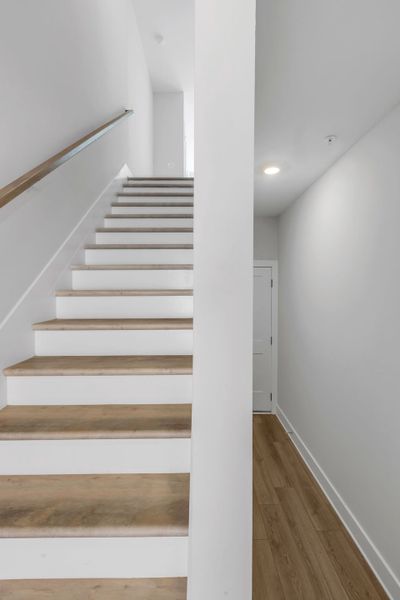 Spacious, unfurnished interior of a new home in Echo Park, Suwanee (Image 16).
