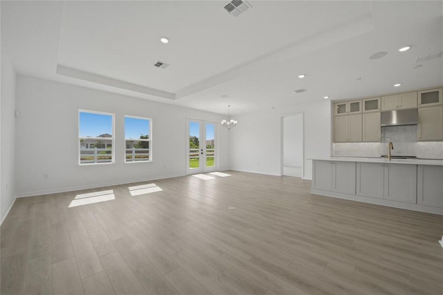 Spacious, unfurnished interior of a new home in Tyson Reserve, St. Cloud (Image 21).