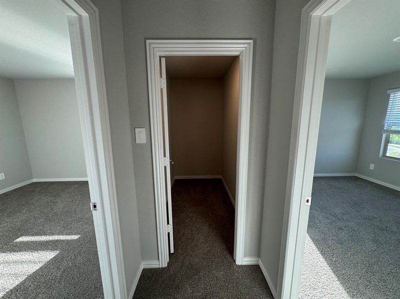 Spacious, unfurnished interior of a new home in Cibolo Hills, Fort Worth (Image 26). Spacious, unfurnished interior of a new home in Cibolo Hills, Fort Worth (Image 26).