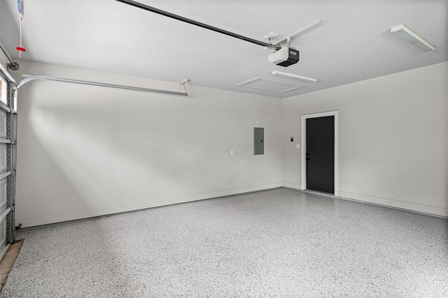 Spacious, unfurnished interior of a new home in , Granbury (Image 31). Spacious, unfurnished interior of a new home in , Granbury (Image 31).