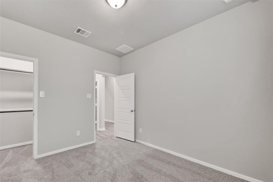 Spacious, unfurnished interior of a new home in Rollingbrook Estates, Baytown (Image 33).