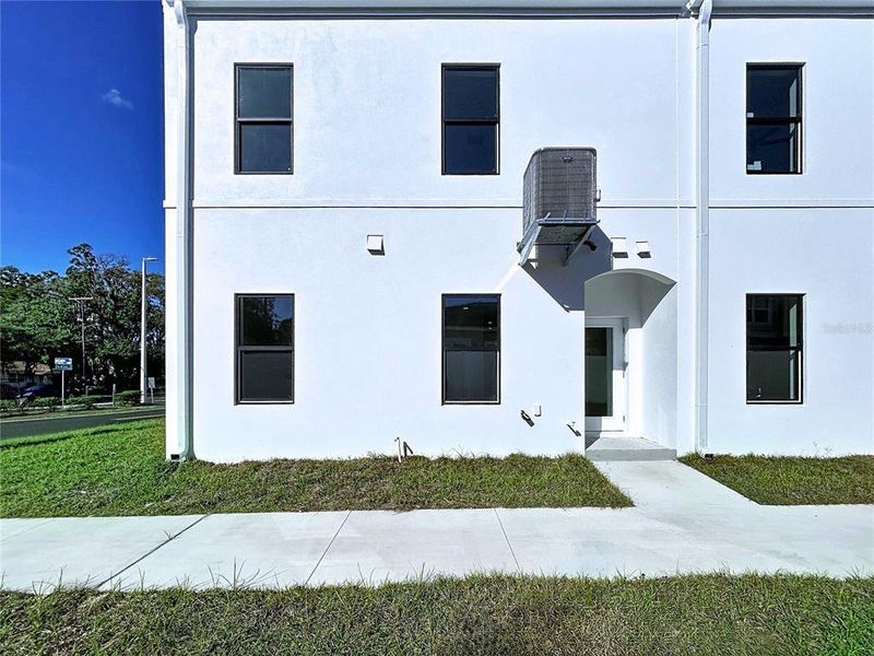 Exterior details and patio area of a home in , Tampa (Image 28).