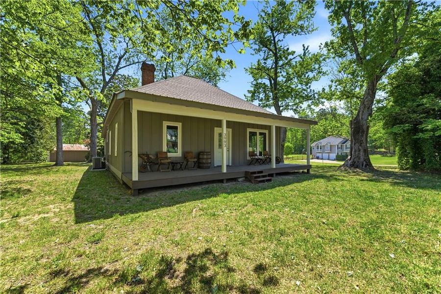 Exterior details and patio area of a home in , Winston (Image 23).