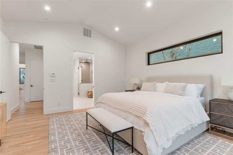 Furnished interior view inside a new home in , Dallas (Image 9).