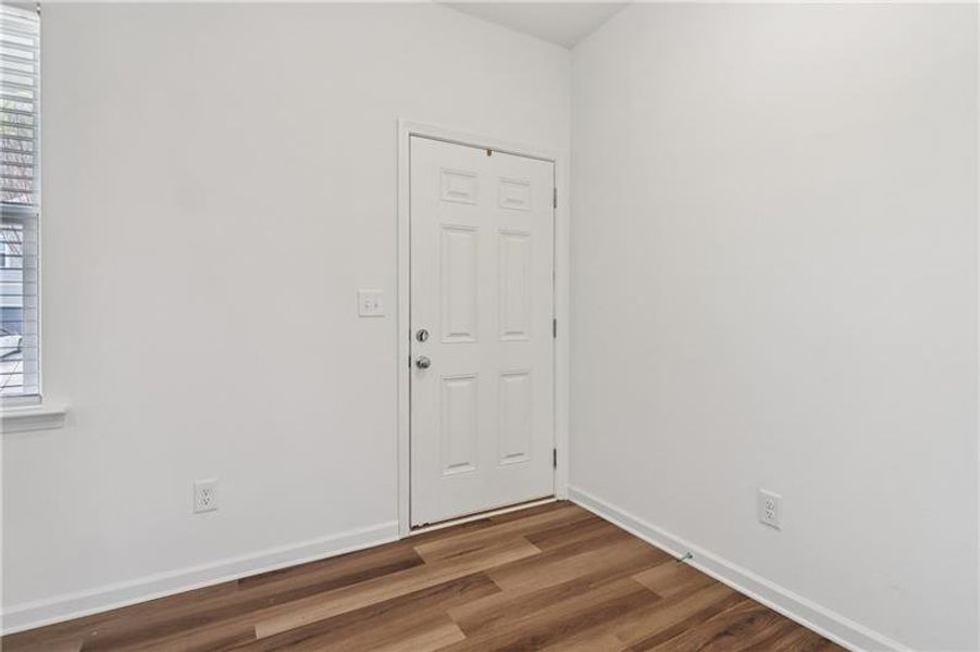 Spacious, unfurnished interior of a new home in , Gainesville (Image 21).