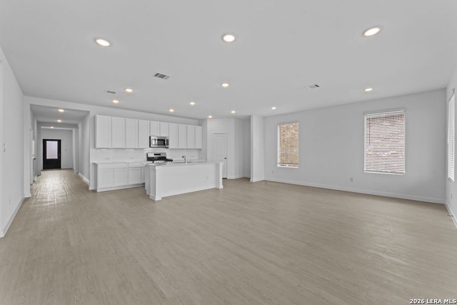 Spacious, unfurnished interior of a new home in Brookmill, San Antonio (Image 20).