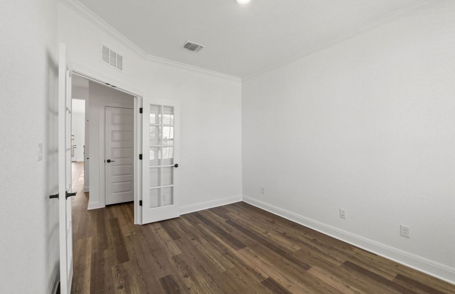 Spacious, unfurnished interior of a new home in Santa Rita Ranch, Liberty Hill (Image 35).