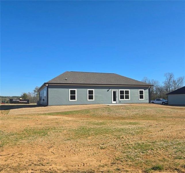 Exterior details and patio area of a home in , Cusseta (Image 3).