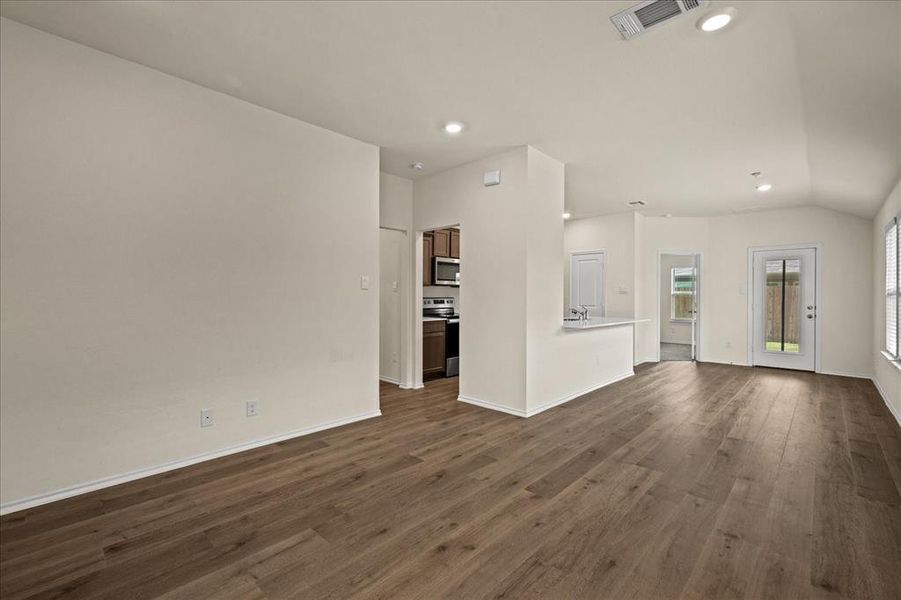 Spacious, unfurnished interior of a new home in Magnolia, Josephine (Image 18).