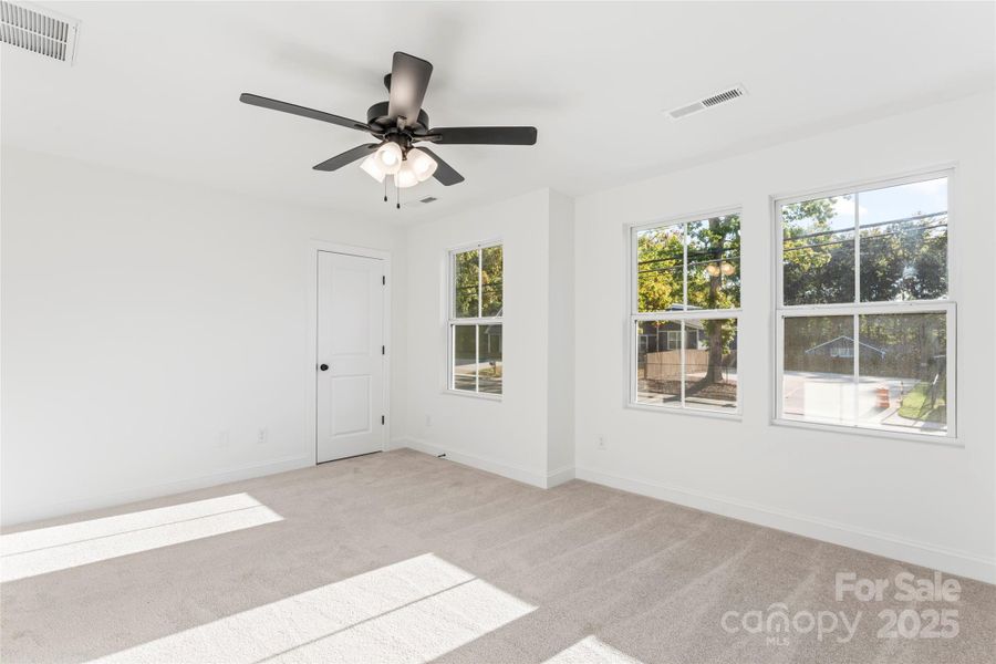 Spacious, unfurnished interior of a new home in , Charlotte (Image 16).