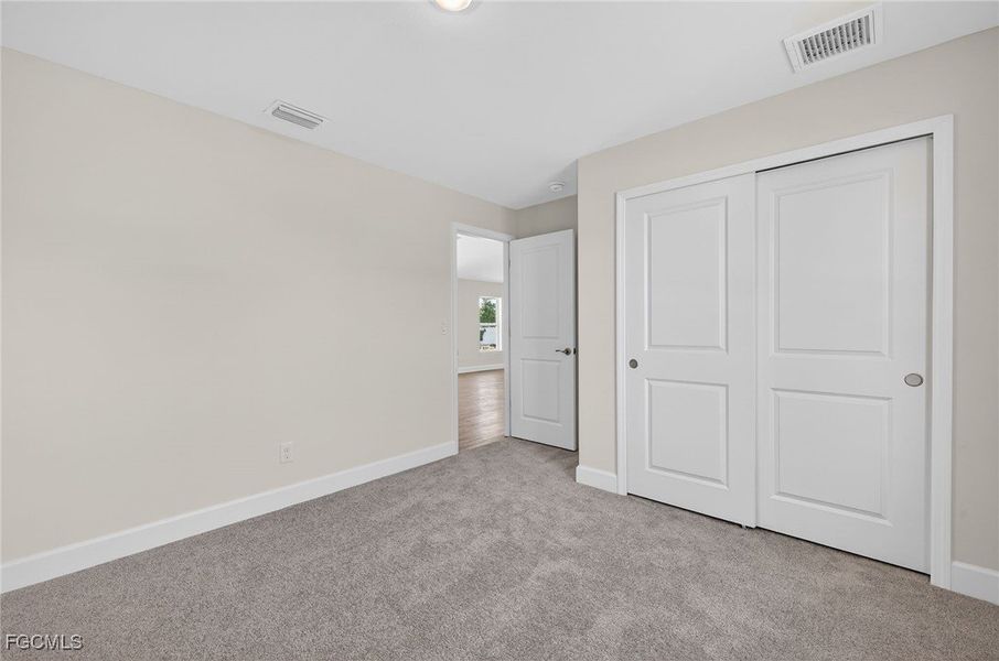 Spacious, unfurnished interior of a new home in Cape Coral, Cape Coral (Image 23).