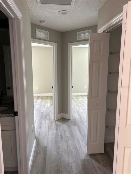 Spacious, unfurnished interior of a new home in , Dunnellon (Image 23).