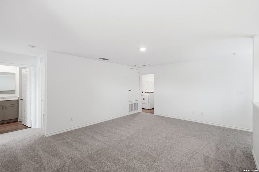 Spacious, unfurnished interior of a new home in Lily Springs, Seguin (Image 15). Spacious, unfurnished interior of a new home in Lily Springs, Seguin (Image 15).