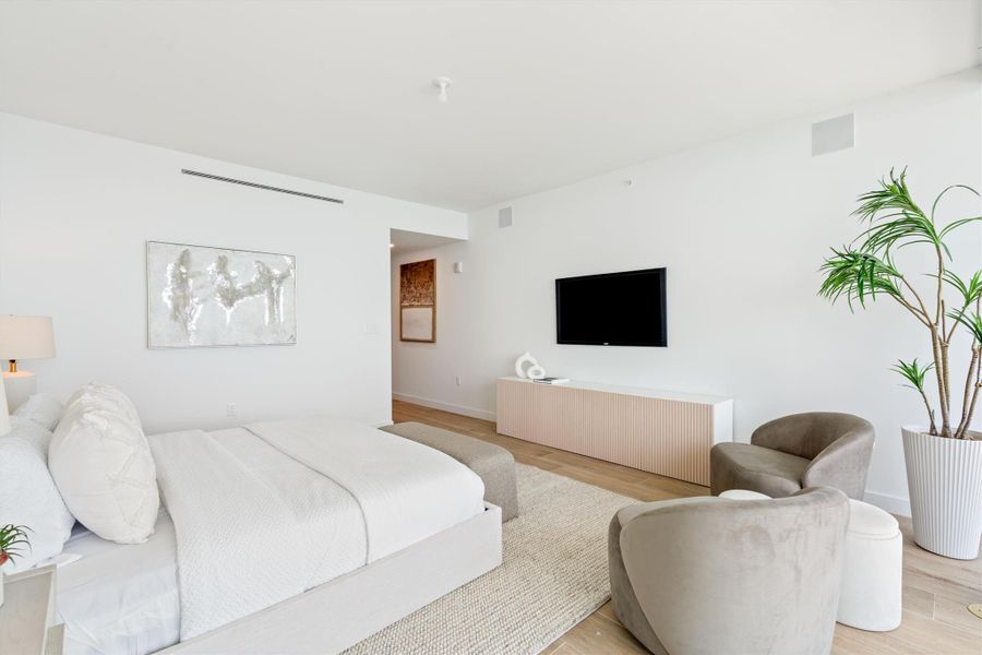 Furnished interior view inside a new home in , Pompano Beach (Image 15).