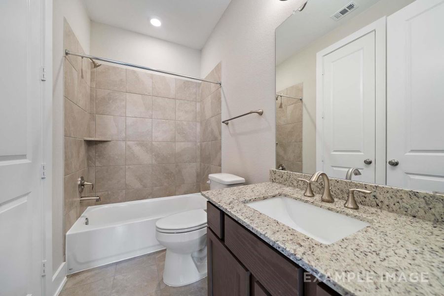 Furnished interior view inside a new home in Lago Mar, Texas City (Image 5).