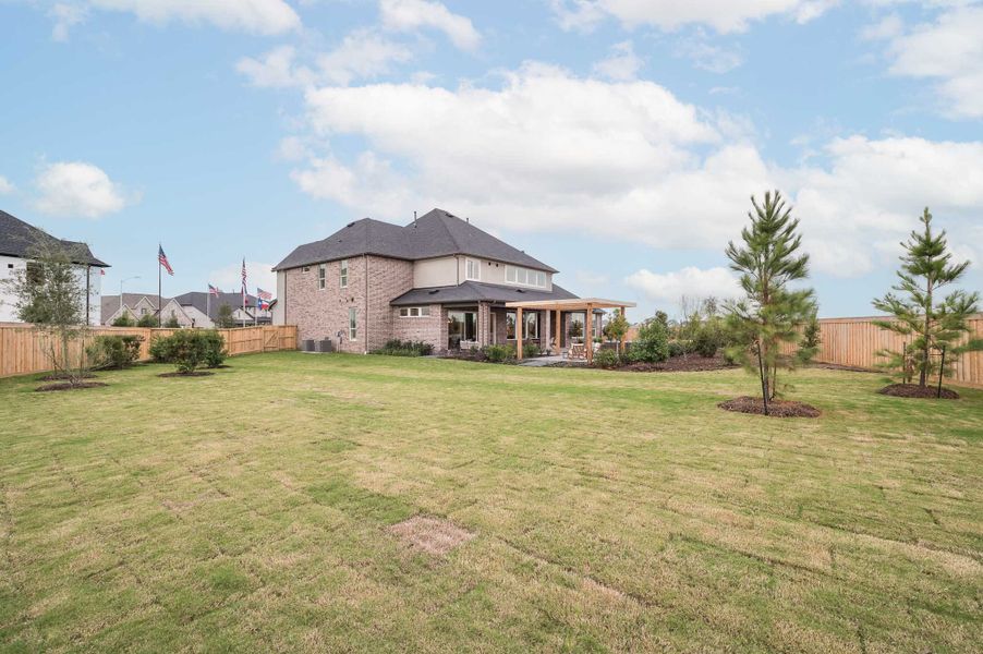 Representative exterior details of a home built from the Milan by Tri Pointe Homes in Dunham Pointe, Cypress (Image 4).
