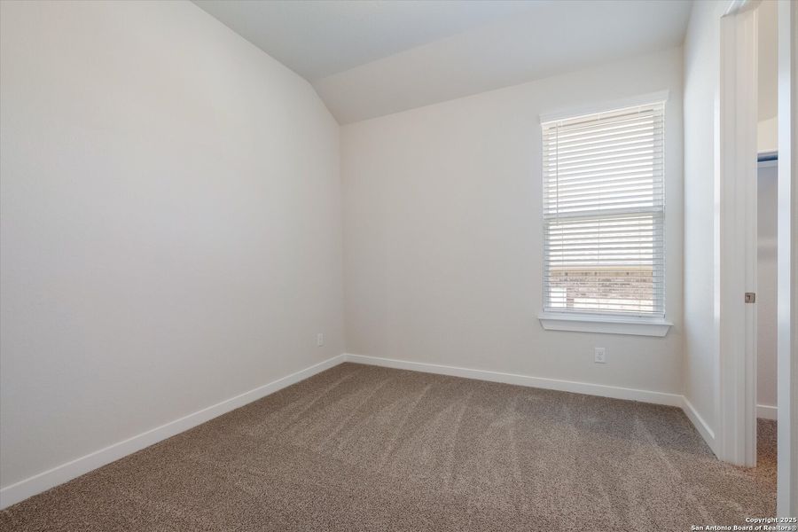 Spacious, unfurnished interior of a new home in Foxbrook, Cibolo (Image 21). Spacious, unfurnished interior of a new home in Foxbrook, Cibolo (Image 21).