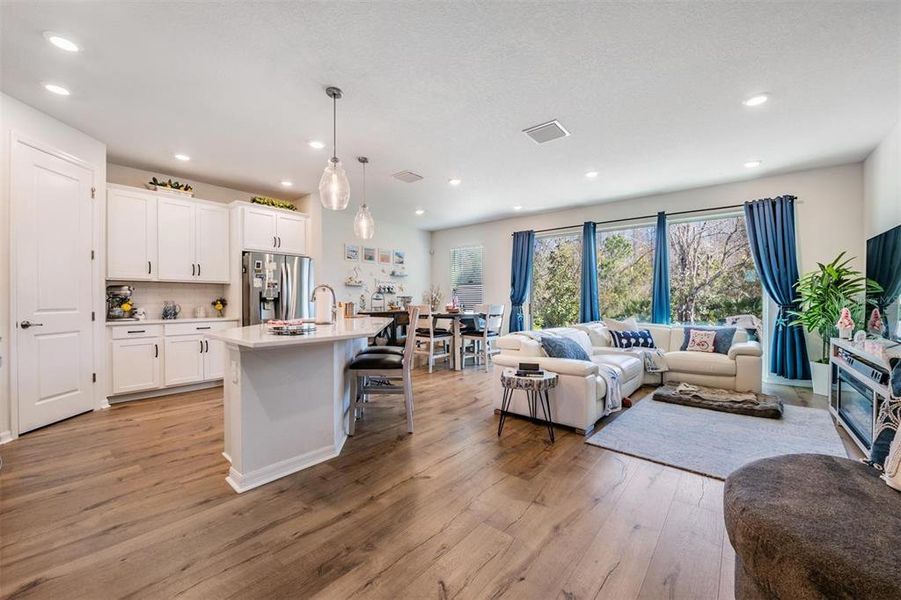 Furnished interior view inside a new home in , Land O' Lakes (Image 14).
