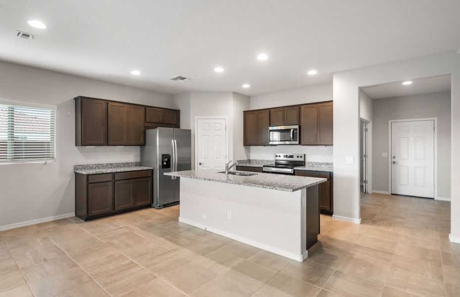 Furnished interior view inside a new home in El Cidro, Goodyear (Image 10).