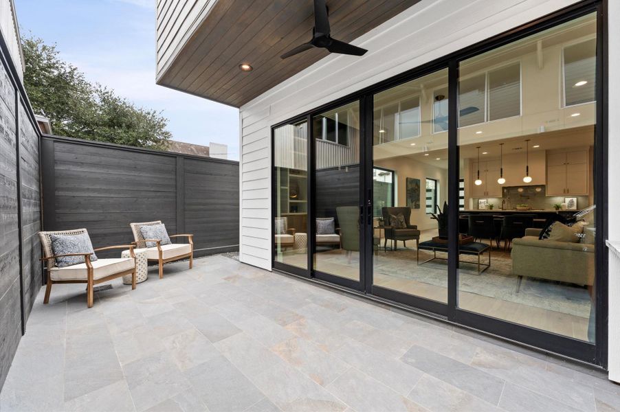 extended patio w/ tile through out