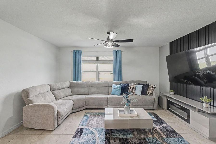 Furnished interior view inside a new home in , Alachua (Image 13).