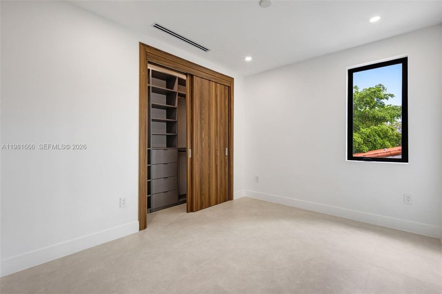 Spacious, unfurnished interior of a new home in , Miami (Image 17).