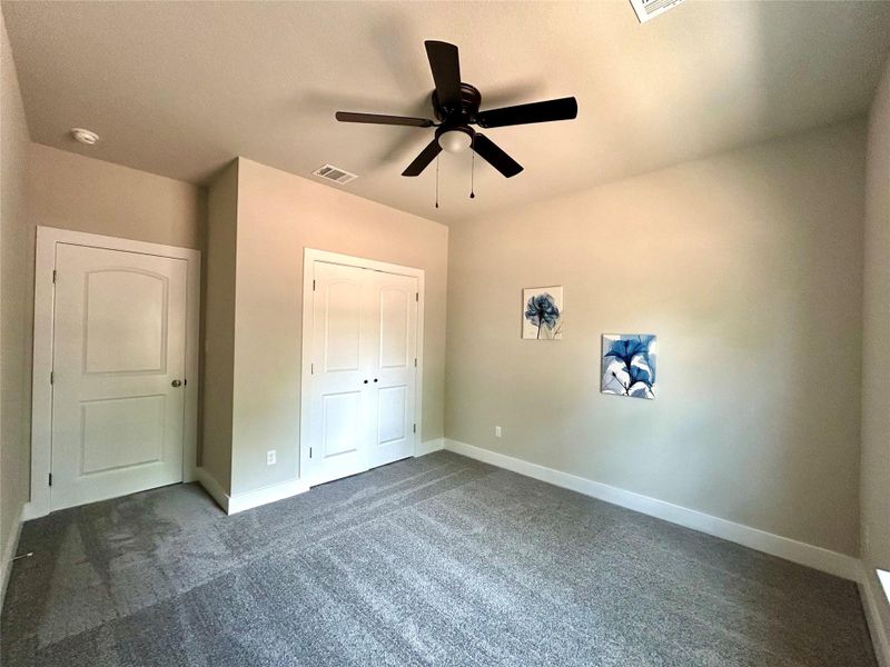 Secondary bedroom. Secondary bedroom.