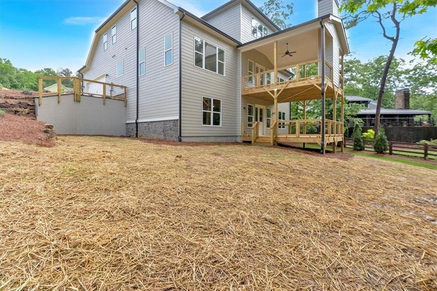 Exterior details and patio area of a home in , Rome (Image 26).