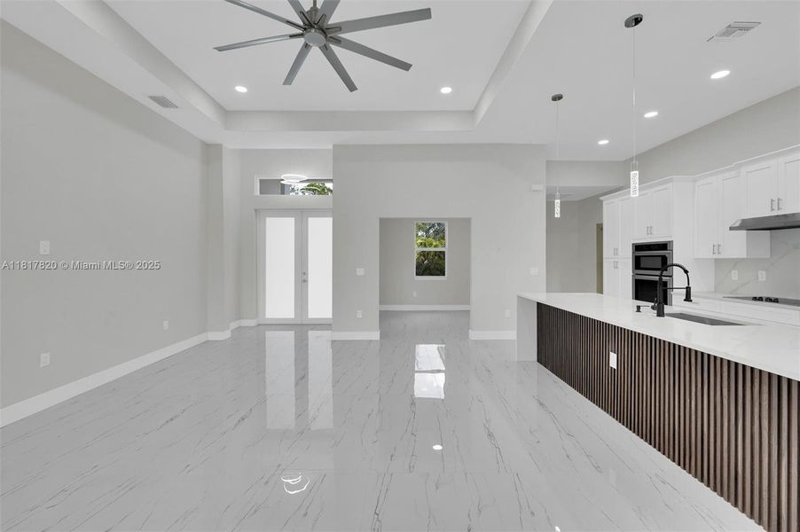 Spacious, unfurnished interior of a new home in , Lehigh Acres (Image 11).