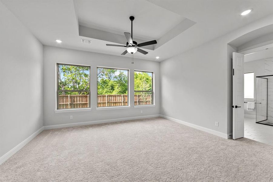 Spacious, unfurnished interior of a new home in South Pointe Manor Series, Mansfield (Image 23). Spacious, unfurnished interior of a new home in South Pointe Manor Series, Mansfield (Image 23).