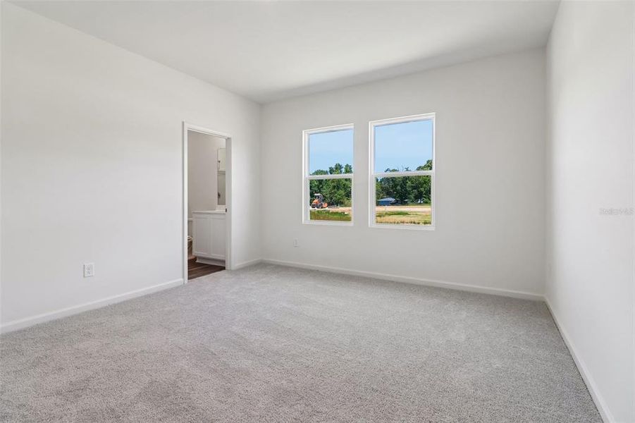 Spacious, unfurnished interior of a new home in , Lake Hamilton (Image 10).