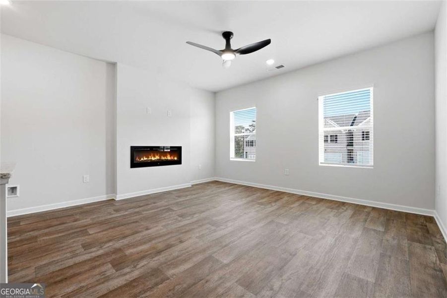 Spacious, unfurnished interior of a new home in Parkway James, Snellville (Image 21). Spacious, unfurnished interior of a new home in Parkway James, Snellville (Image 21).