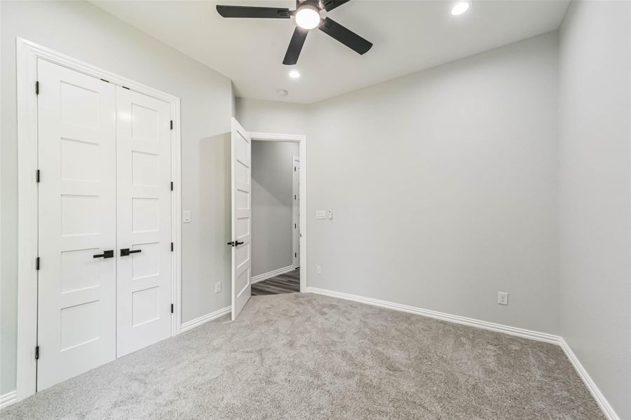Spacious, unfurnished interior of a new home in , Conroe (Image 19).