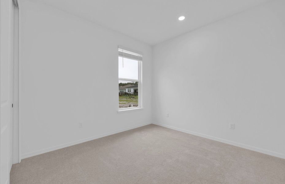 Spacious, unfurnished interior of a new home in Hyland Trail, Green Cove Springs (Image 20).