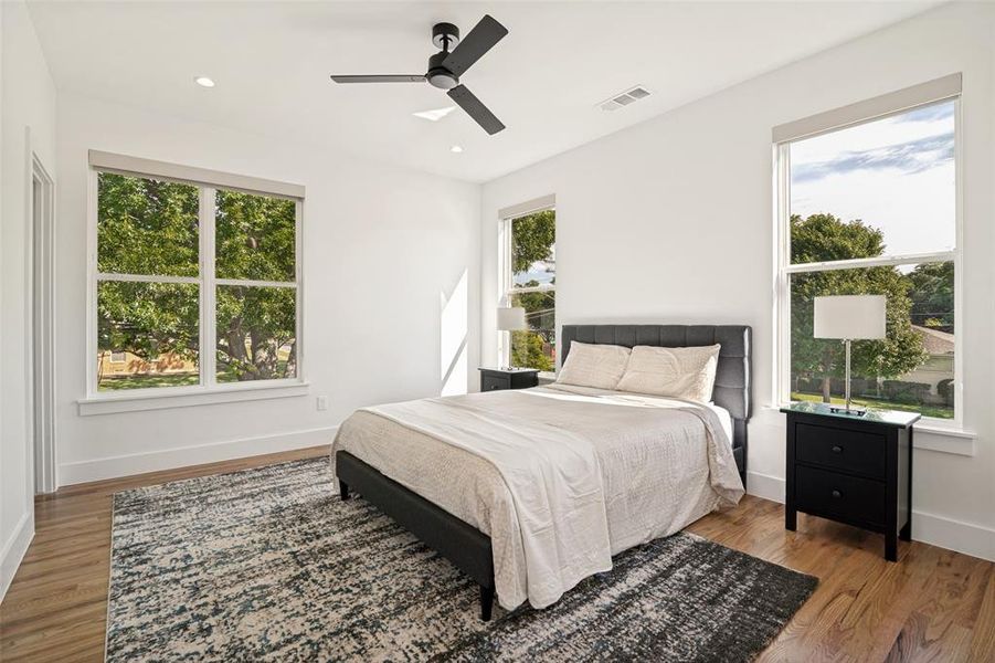 Furnished interior view inside a new home in , Dallas (Image 19).