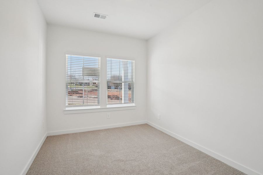 Spacious, unfurnished interior of a new home in River Ridge, Clarksville (Image 13).