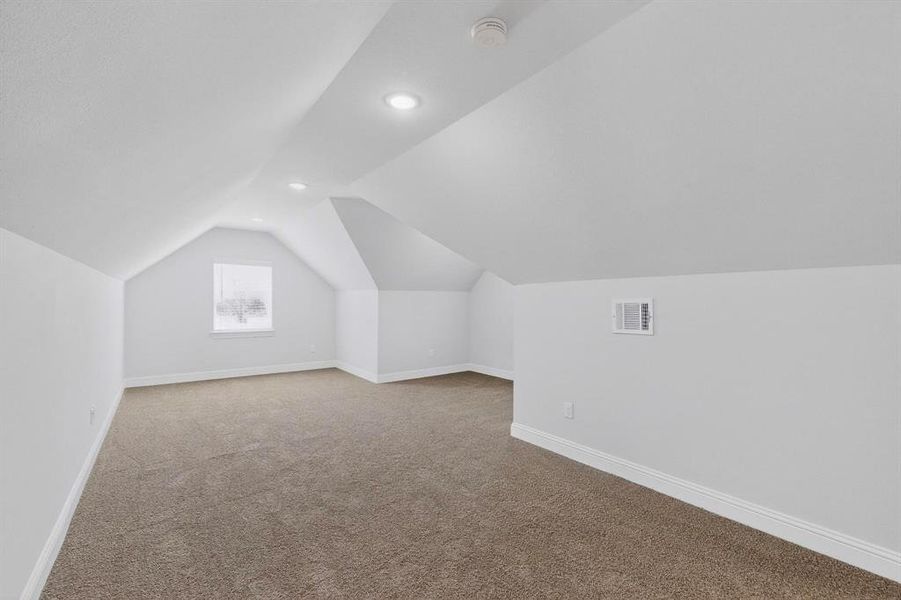 Spacious, unfurnished interior of a new home in , Sulphur Springs (Image 25).