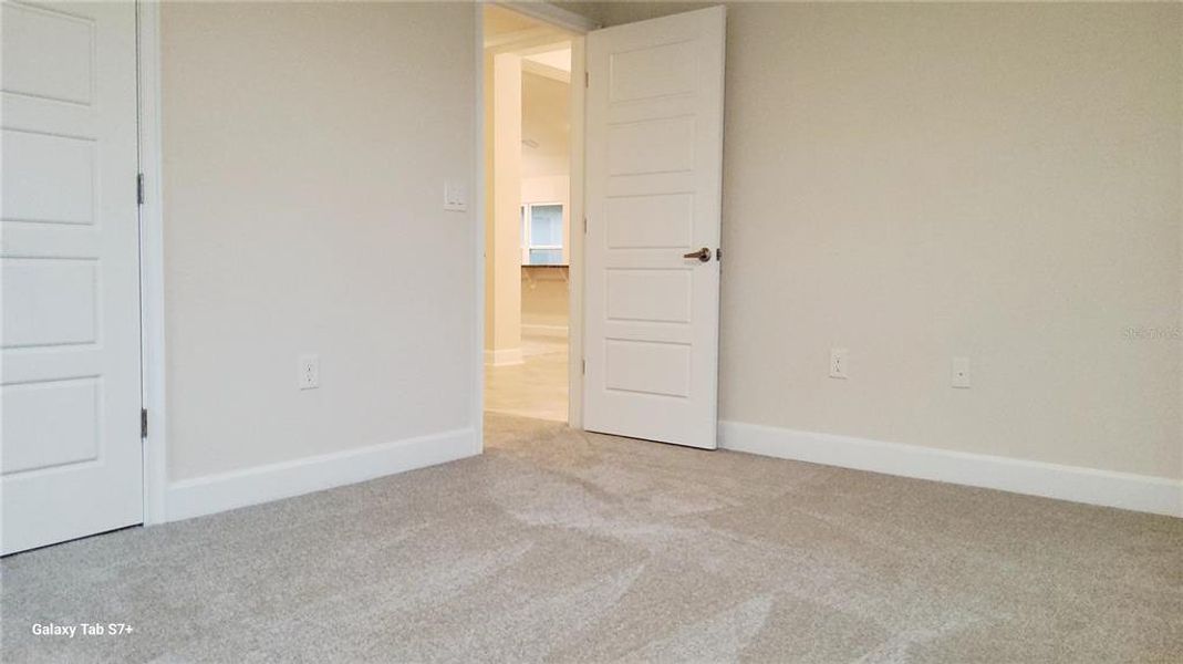 Spacious, unfurnished interior of a new home in , St. Cloud (Image 10).